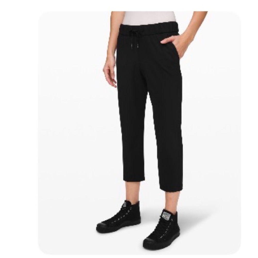 lululemon athletica Black Cropped Jogger Pants